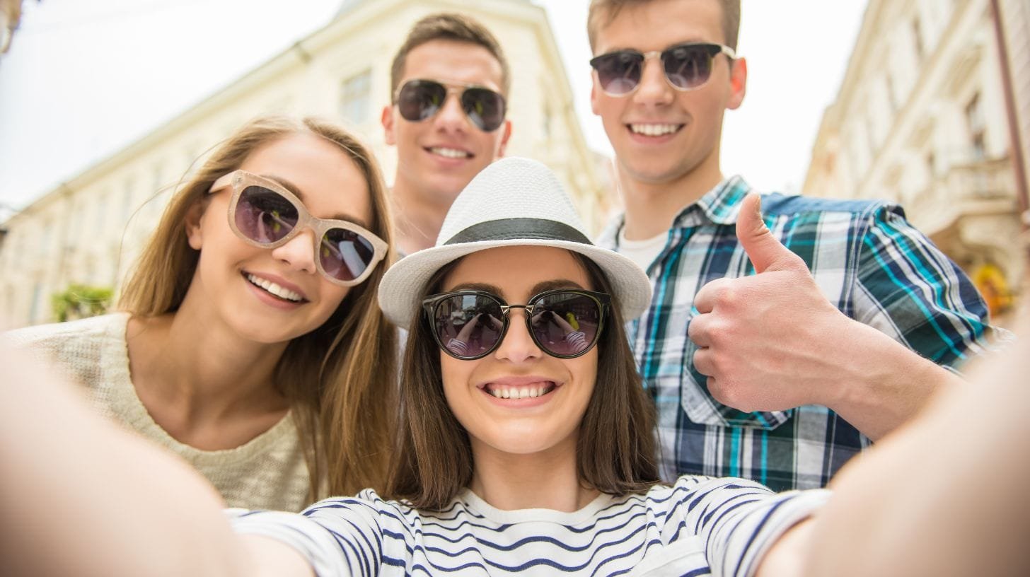 Nos conseils pour bien préparer un voyage en groupe pour personne seule